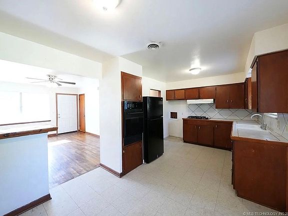 5th image of 5462 N Johnstown Ave