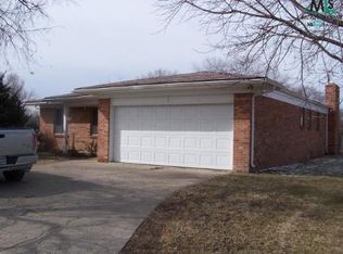 27933 Lahser Rd, Southfield, MI 48076