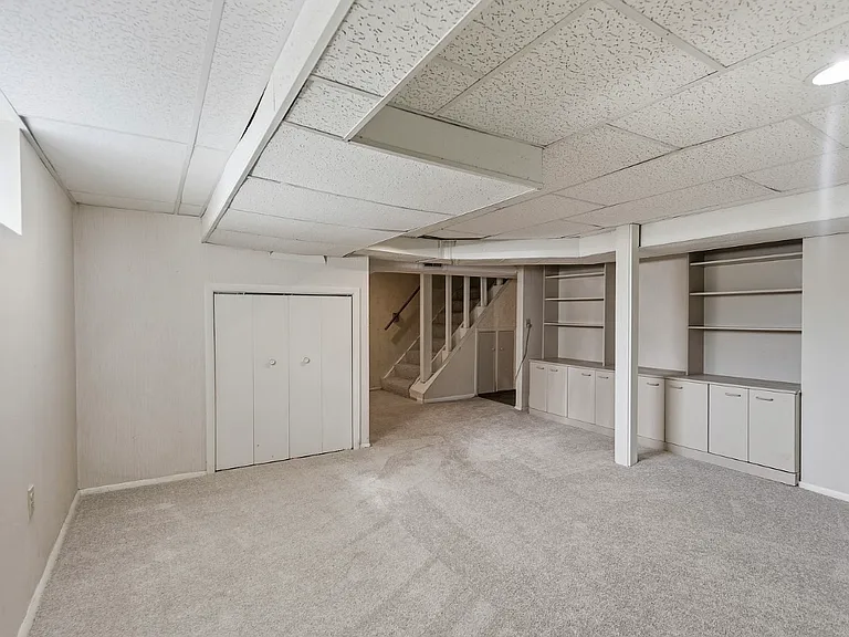 2840 Pine Grove Ave — Photo 33