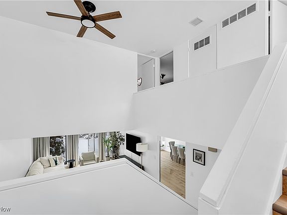 2nd image of 6826 Old Royalton Rd APT 2