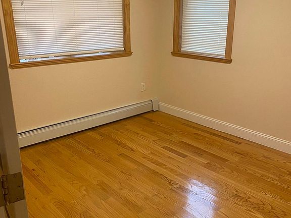 4th image of 61-11 172nd St Floor 1