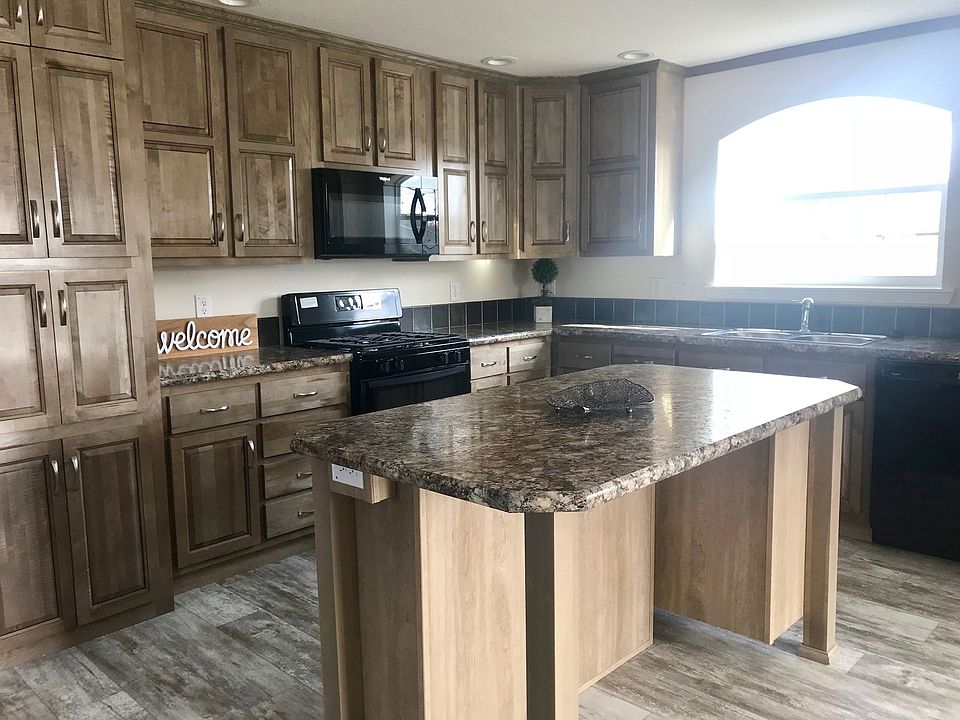 2nd image of 1502 Fox Dr SE