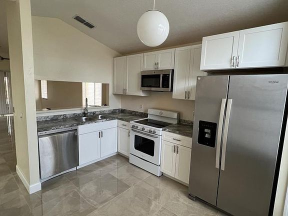2nd image of 808 Heather Glen Cir