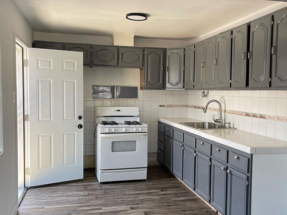 2nd image of 2481 Seabright Ave