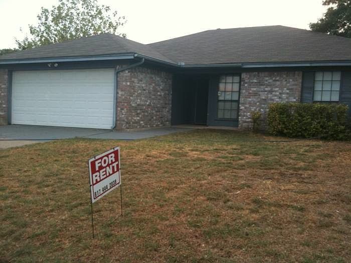 1st image of 1233 N Creek Dr