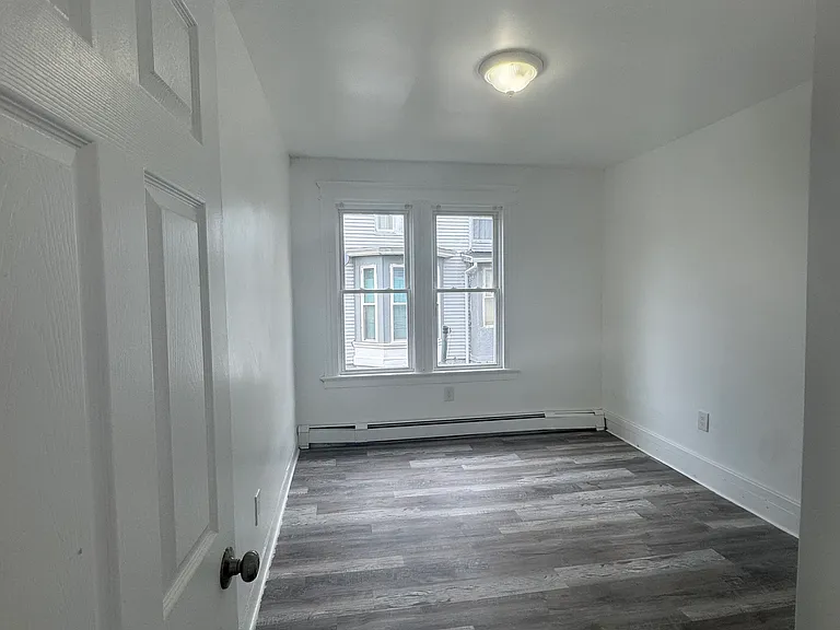 20 Coe St — Photo 8