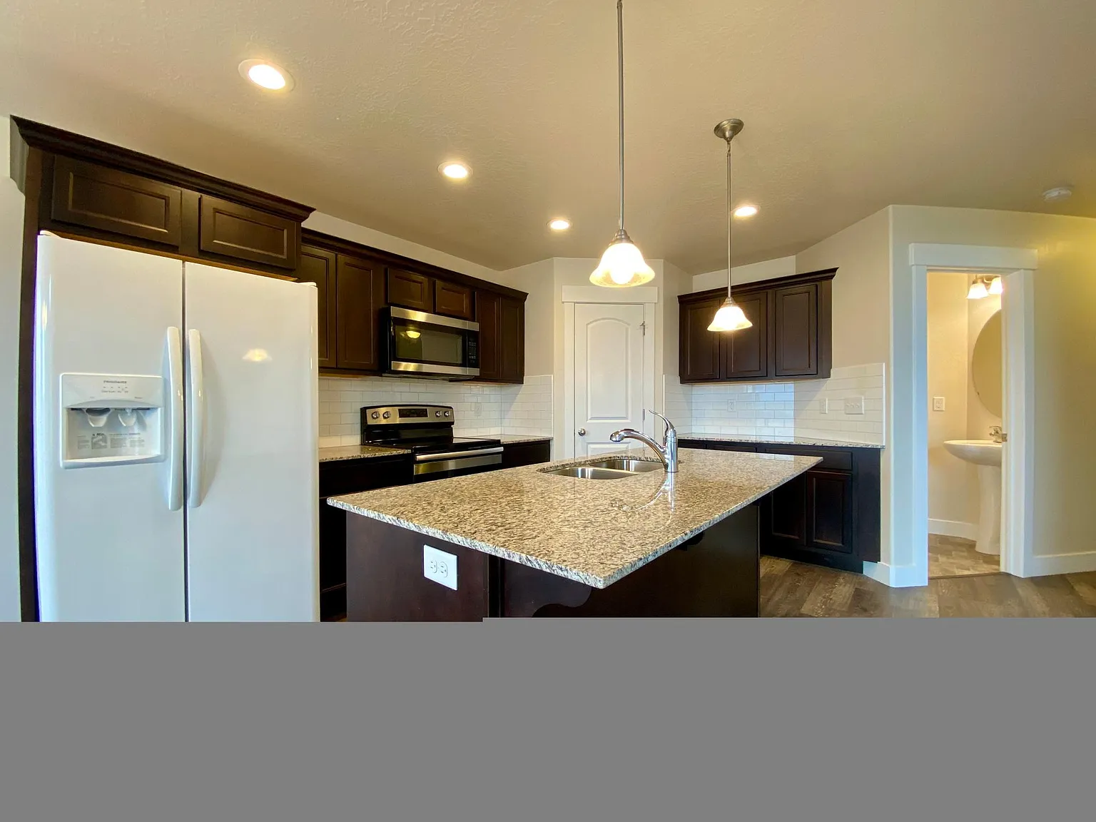 4 bed, 3.5 bath, 2142 sqft, $2,350 — Photo 4