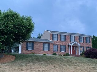 3511 Skyline Dr, Bethlehem, PA 18020