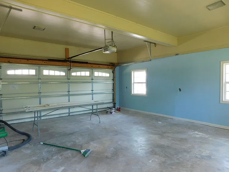 4925 Morton Rd — Photo 9
