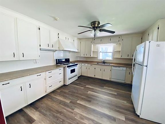 3rd image of 1206 E Kent Dr