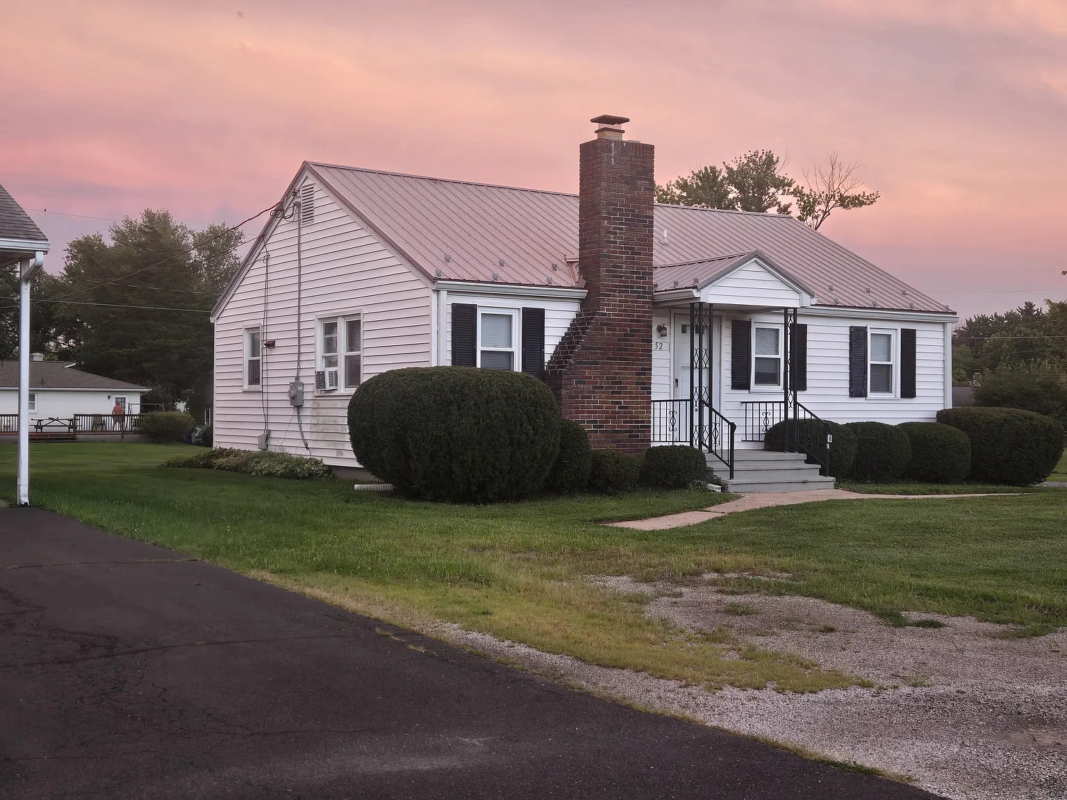 3 bed, 884 sqft, $2,000 — Photo 2