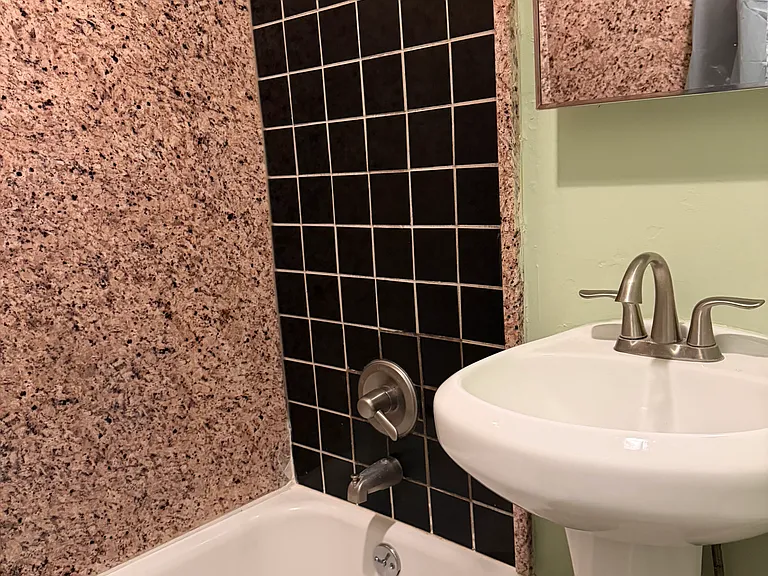 961 Hancock Ave — Photo 12
