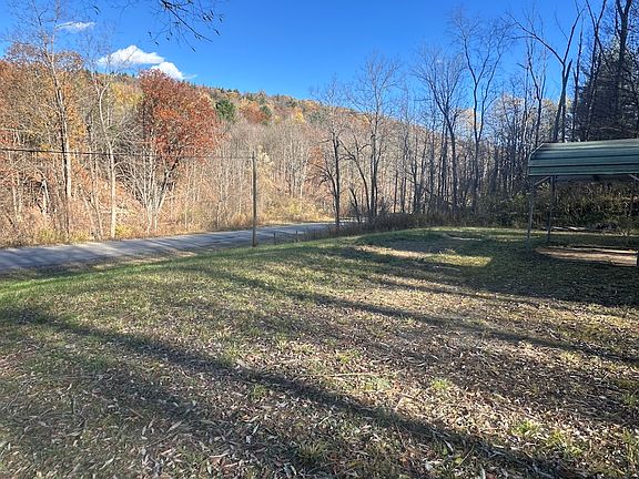 2nd image of 4880 Deusenberry Rd