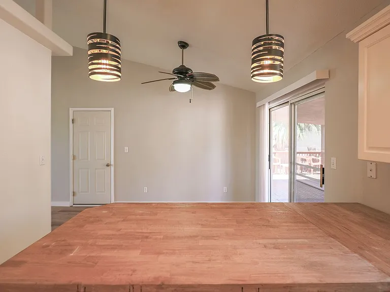125 E 300 N — Photo 20