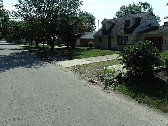 4th image of 517 Royale Dr