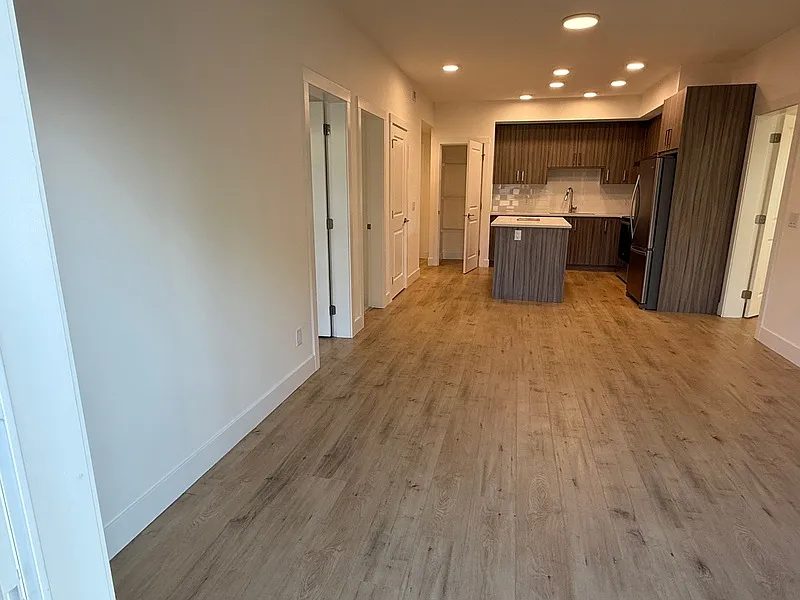 2 bed, 2.0 bath, 850 sqft, $2,400 — Photo 2