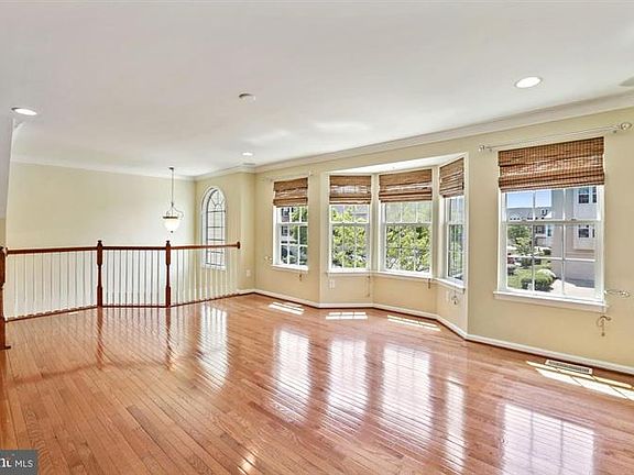 5th image of 127 Helen Dr #127