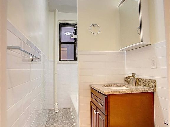4th image of 160 Claremont Ave APT 2E