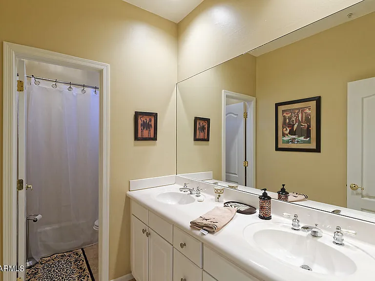 10220 E Cochise Dr — Photo 24