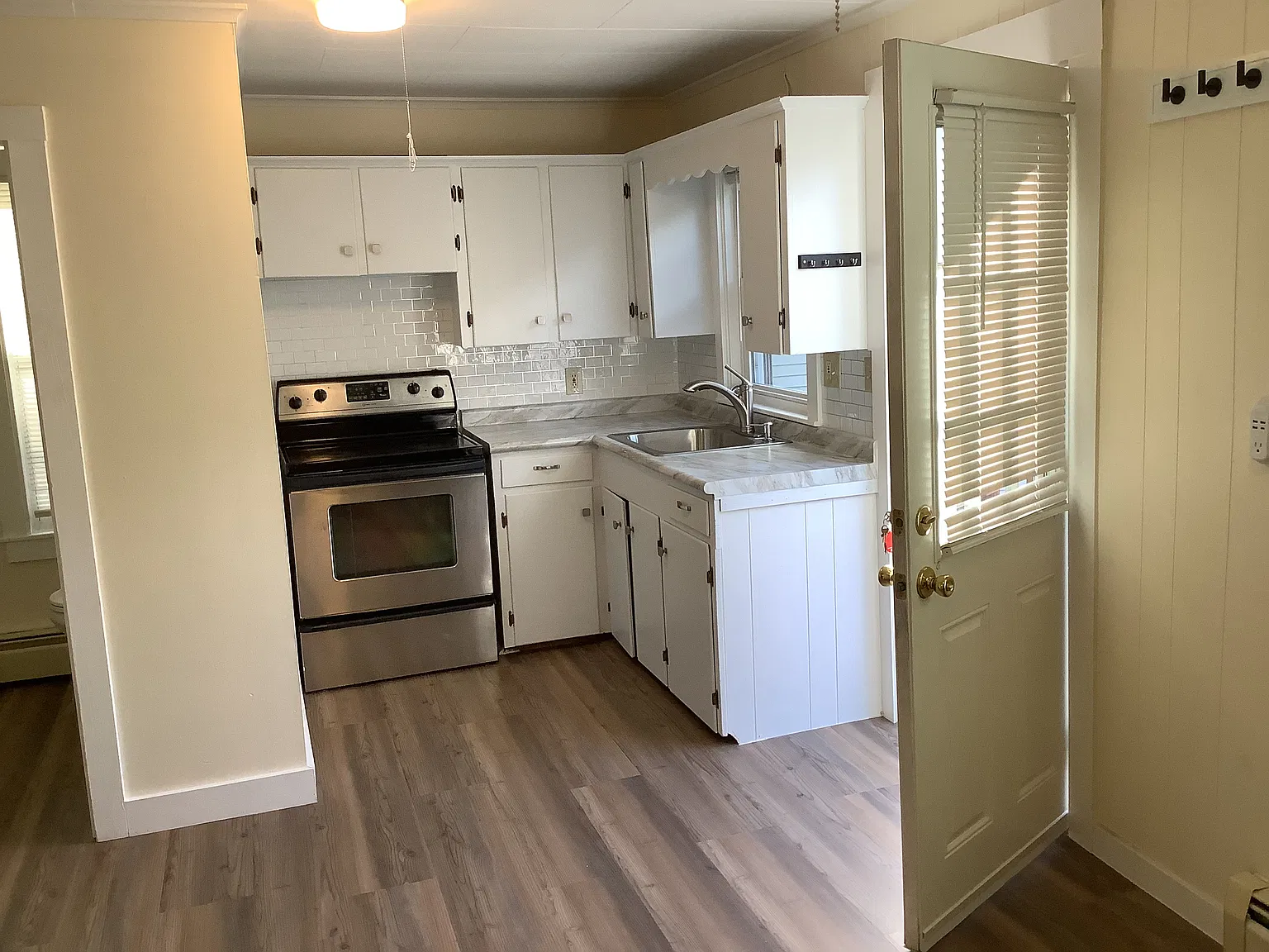 2 bed, 1000 sqft, $2,000 — Photo 2