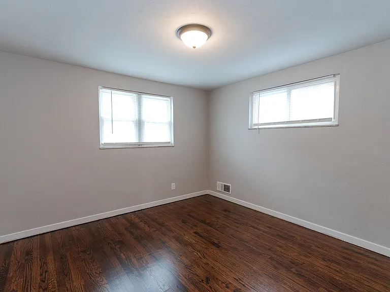 811 Eathan Ave — Photo 13