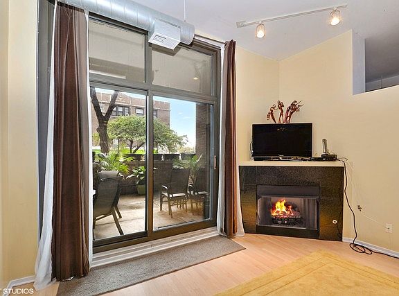 2nd image of 1000 E 53rd St Unit 118S