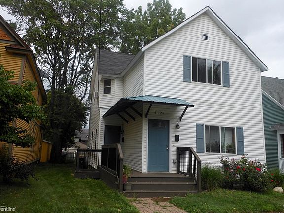 1121 Baldwin- front of house