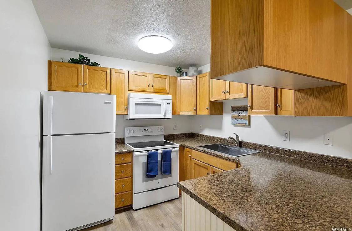 Building Photo - 1269 Riverside Ave #14