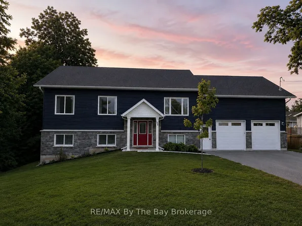 146 Mary St, Clearview, ON L0M 1G0