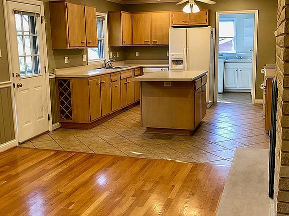 5th image of 804 Hildeen Dr