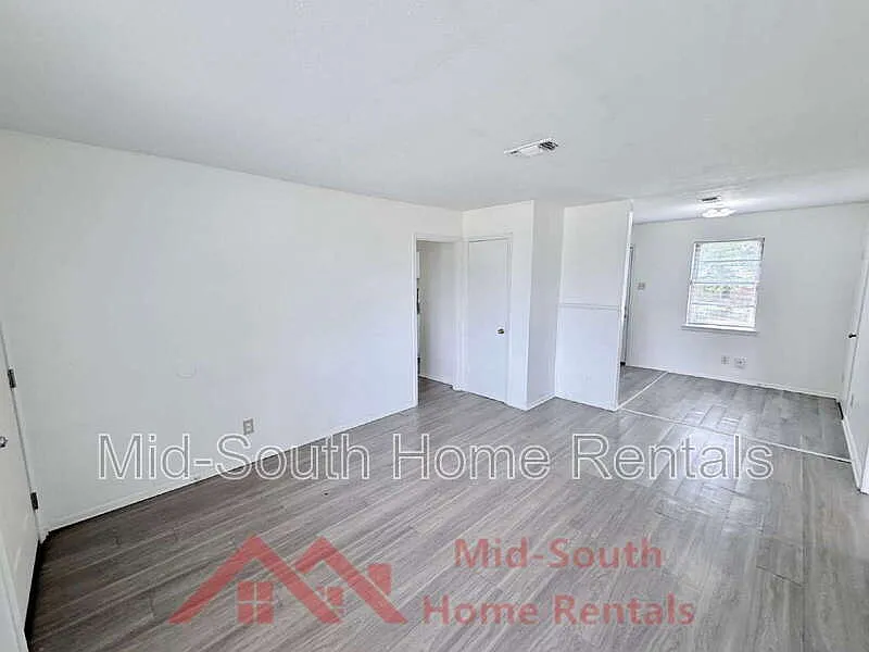 4 bed, 1.5 bath, 1181 sqft, $1,250 — Photo 3