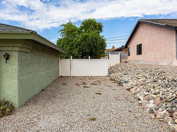 4th image of 2681 Diablo Dr