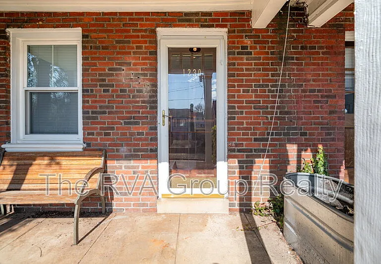 1230 Wallace St — Photo 3