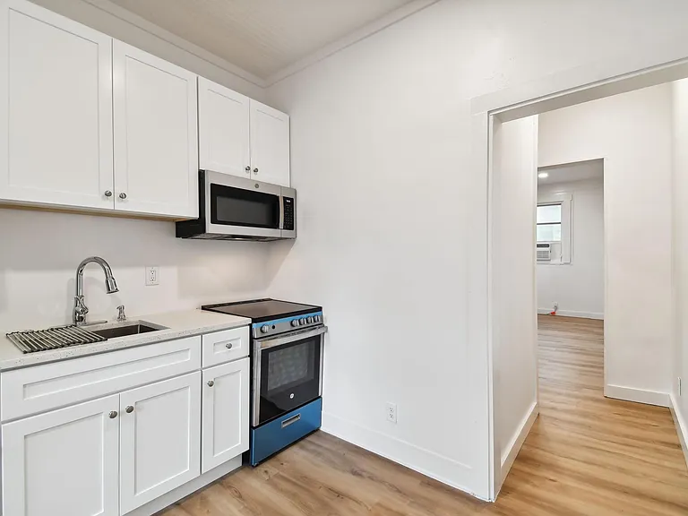 215 S Howard Ave #E — Photo 4
