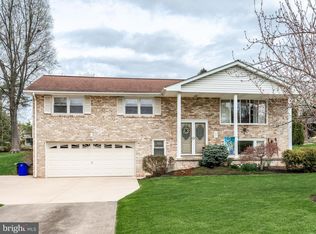 2565 Audlyn Dr, York, PA 17408