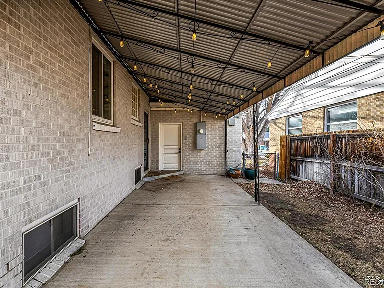 1150 S Jackson St — Photo 38