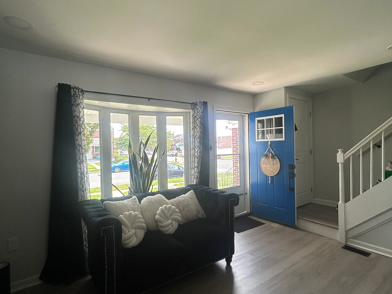 3 bed, 1900 sqft, $2,500 — Photo 2