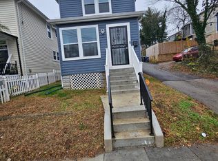 909 45th Pl NE, Washington, DC 20019