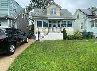 4 Vale St, Edison, NJ 08817