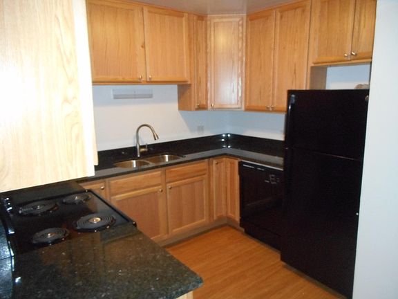 5th image of 495 Saint Moritz Dr APT 2D