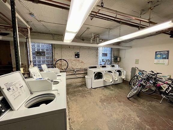 5th image of 1127 W Farwell Ave APT 305