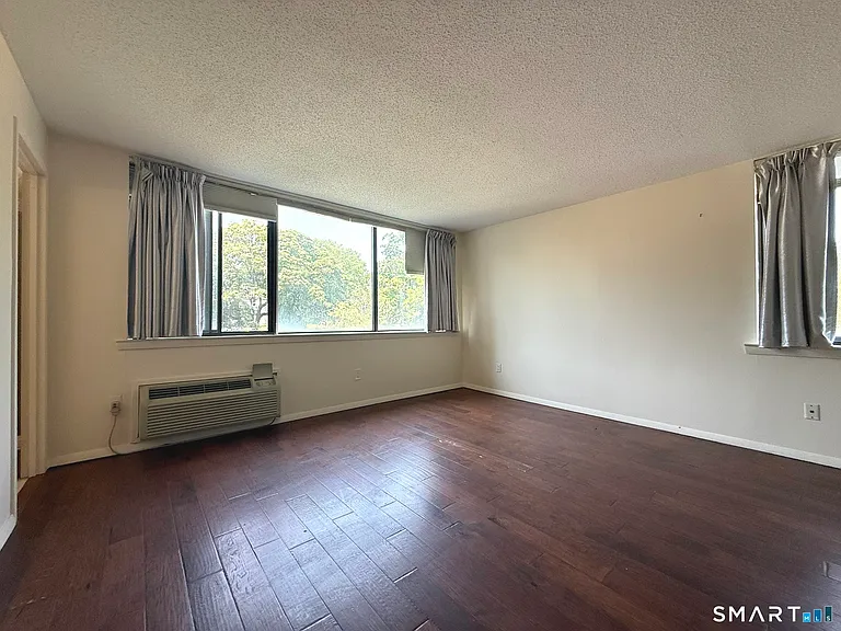 1460 Elm St #132 — Photo 11