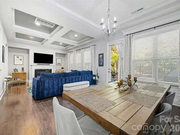 5410 Shannon Bell Ln, Charlotte, NC 28277