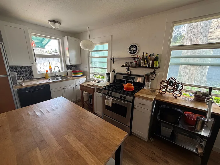 1410 S Cloverdale St — Photo 15