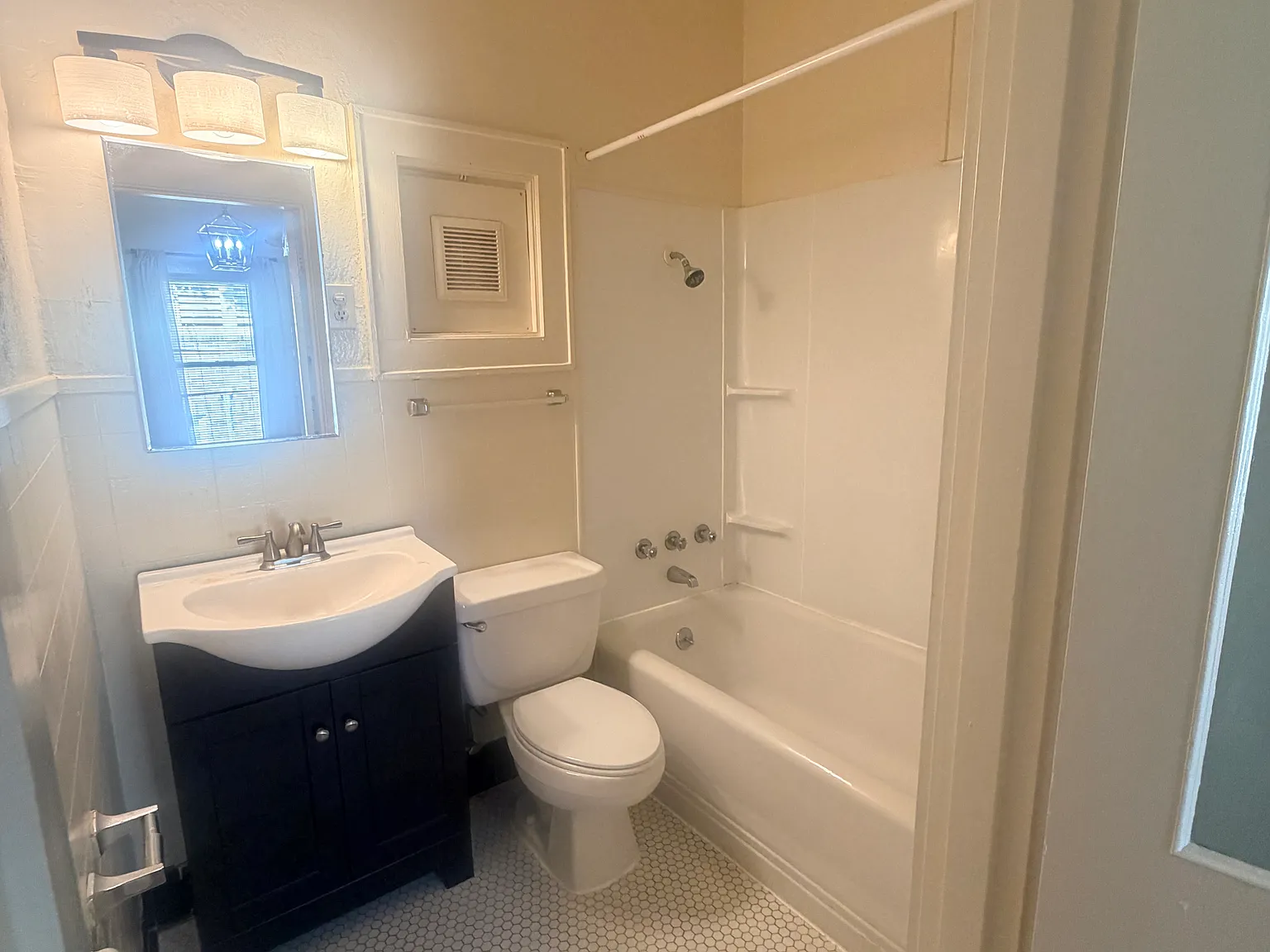 1 bed, 750 sqft, $800 — Photo 4