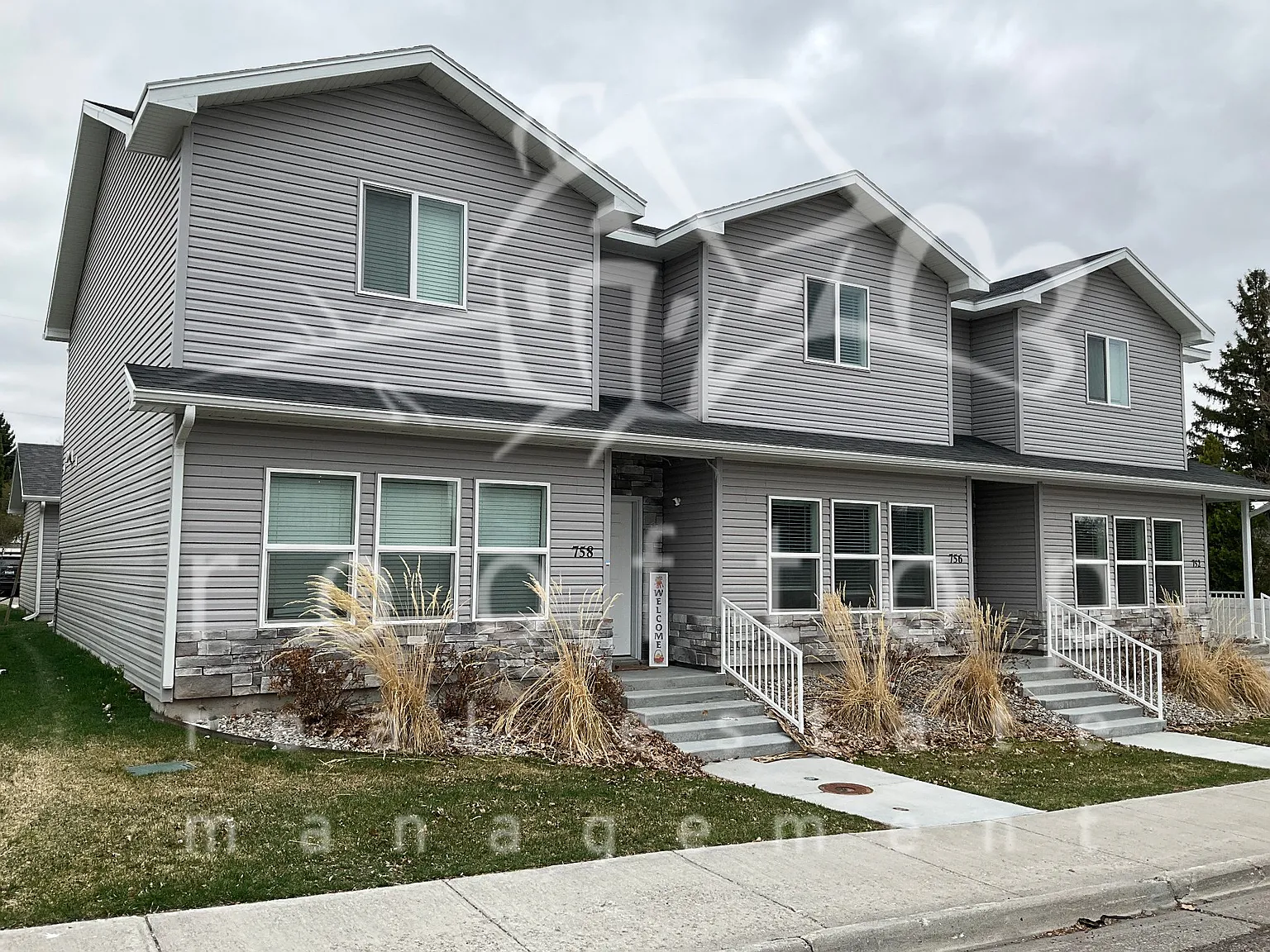 3 bed, 2.5 bath, 1475 sqft, $1,725 — Photo 1