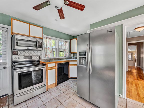 5th image of 2327 Peach St