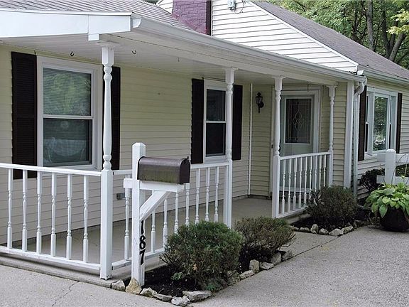 5th image of 187 E Franklin St