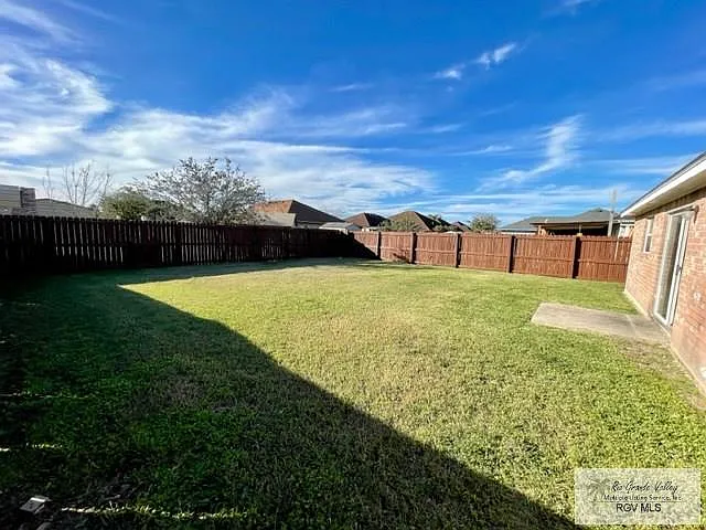 3 bed, 2.0 bath, 1034 sqft, $1,550 — Photo 3