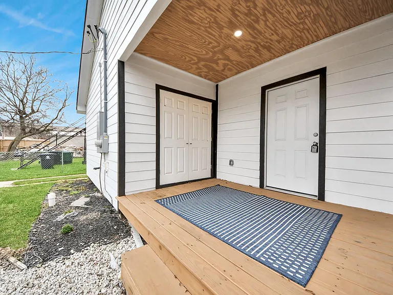 2811 Winbern St — Photo 48
